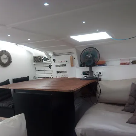 Le Sarkis Botel